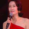 刘敏涛唱歌时的表情管理失控 一时间登上了微博热搜逗坏了众网友