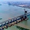 世界首座高铁跨海大桥主塔封顶 预计2022年通车运营
