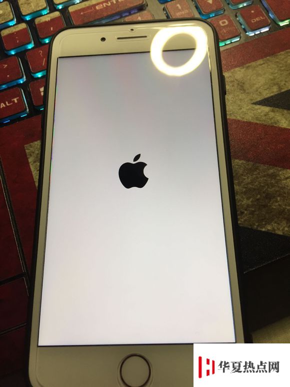 苹果iPhone手机白苹果，关不了机怎么办？