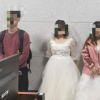 四女子铁路上拍婚纱艺术照被罚