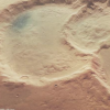 火星上的古代陨石坑三重峰