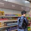 据报道更大的无收银员商店正在接受测试