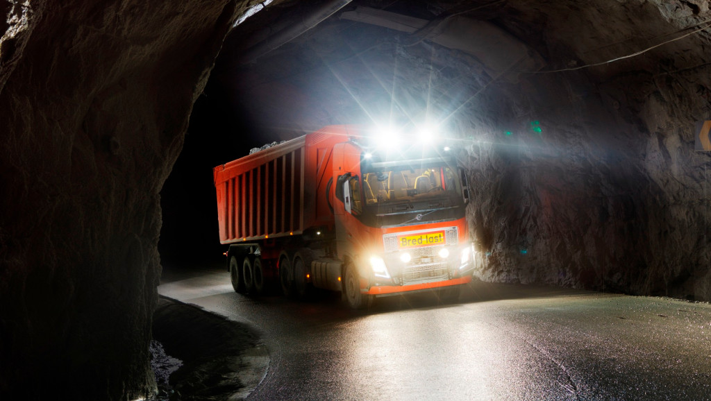 沃尔沃首款商用自动驾驶卡车将用于采矿