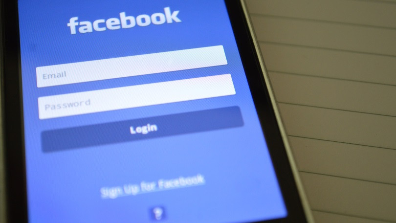报告：Facebook眼睛收费用户数据访问公司
