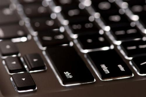 Apple为其MacBook键盘的持续可靠性问题道歉