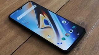 最新的OnePlus 7泄漏再次证实了之前的传言 全屏显示弹出式自拍相机等等