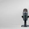 Blue Yeti Nano是一款适用于Twitch流媒体的流行USB麦克风