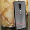 查看真实图像中的OnePlus 8 Pro正面和背面