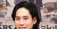 韩国艺人朴成焄近日辞演了原定出演的JTBC电视剧只一个人