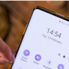 如何隐藏新 Galaxy S10 上的显示孔