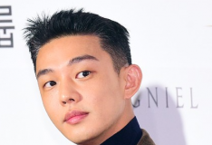 刘亚仁医生也给自己注射麻醉药